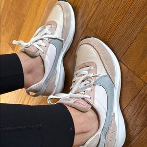 Women's Nike Sneakers in Pink and Gray